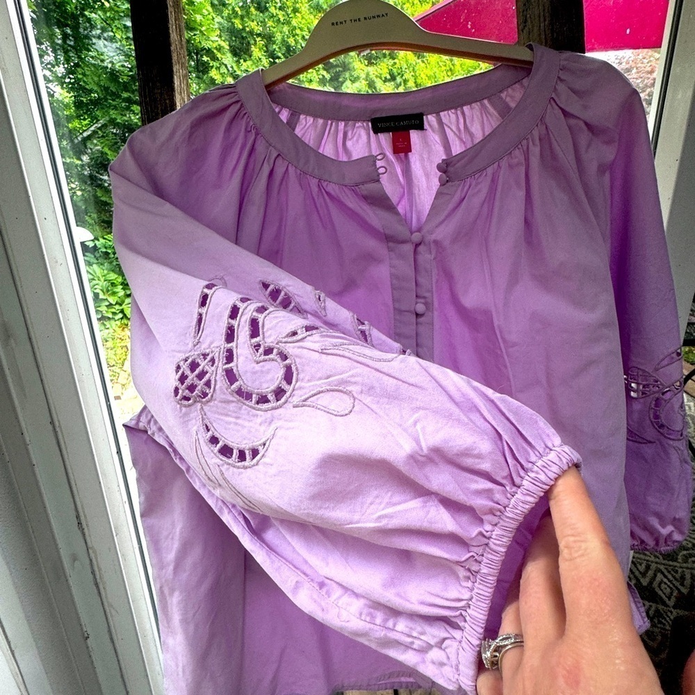 Lavender purple Vince Camuto Button Up Blouse Large w/ cutout sleeves